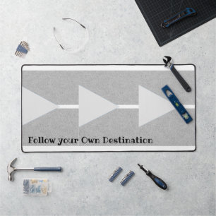 Desk Mat Gray Arrows Follow Destination Schreibtischunterlage