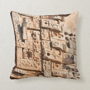 Detail der Magier-Pyramide, Yucatan, Mexiko Kissen
