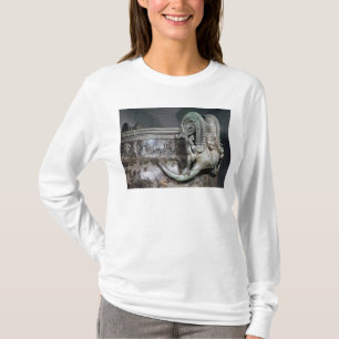 Detail des gorgon Griffs von einem krater T-Shirt