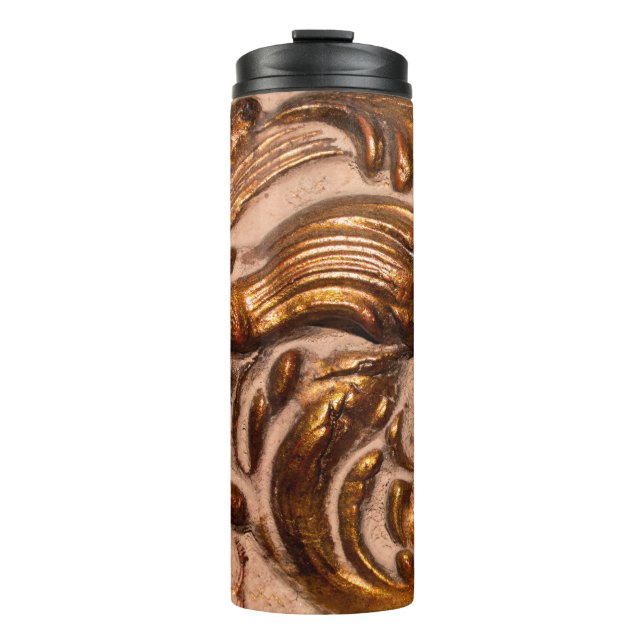 Detail des Zierbildes, Bronzefarben.  Thermosbecher (Vorderseite)