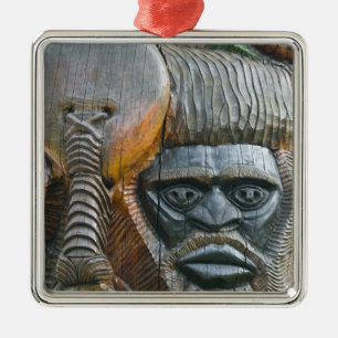 Detail eines Kanak-Totempfahls, Noumea, Neukaledon Ornament Aus Metall