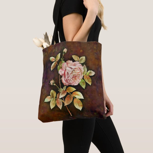 Detaillierte Rose vor texturierter brauner Kulisse (Von Nahem)