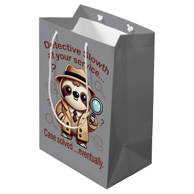 "Detection Sloth" Faultier Mittlere Geschenktüte (Rückseite Schrägansicht)