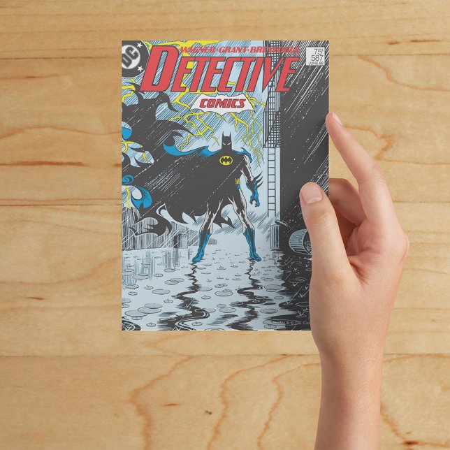 Detective Comics #587 Postkarte (Person holding postcard)