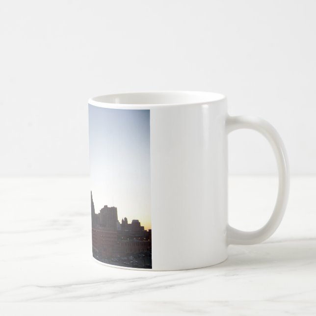 DetroitSkyline an der Dämmerungs-Tasse Tasse (Rechts)