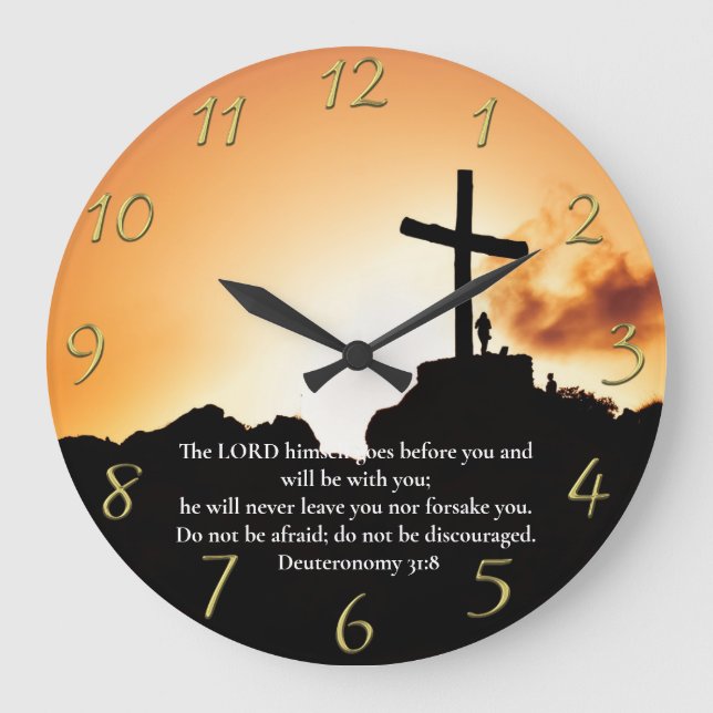 Deuteronomie 31:8 Kreuz auf einem Berg Große Wanduhr (Vorderseite)