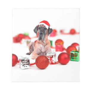 Deutsche Dogge mit Weihnachtsdekoration Geschenke Notizblock