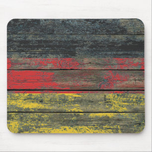 Deutsche Flagge auf rauen Holzplanken Effekt Mousepad