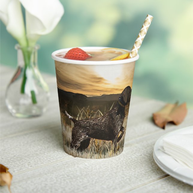 Deutsche Kurzzeiger Pappbecher (In Situ)
