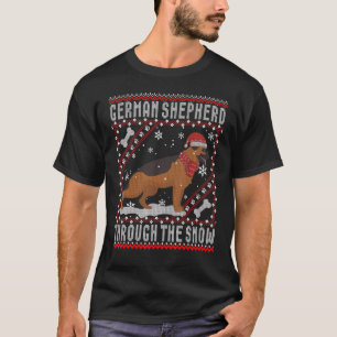 Deutsche Schäferhund durch den schneebedeckten Pul T-Shirt