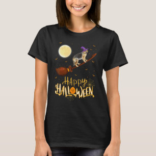 Deutscher Schäferhund fährt mit Hexe auf Schrotfli T-Shirt