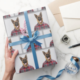 Deutscher Schäferhund in Kariert Geschenkpapier