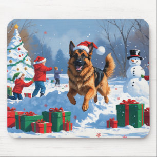 Deutscher Schäferhund läuft mit Weihnachtshut im S Mousepad