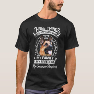 Deutscher Schäferhund macht drei Dinge, die Sie ni T-Shirt