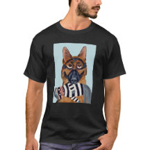 Deutscher Schäferhund mit Einbrecher-Spielzeug