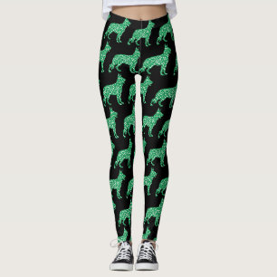Deutscher Schäferhund mit Shamrocks Leggings