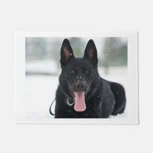 deutscher Schäferhund schwarz im Schnee Fußmatte
