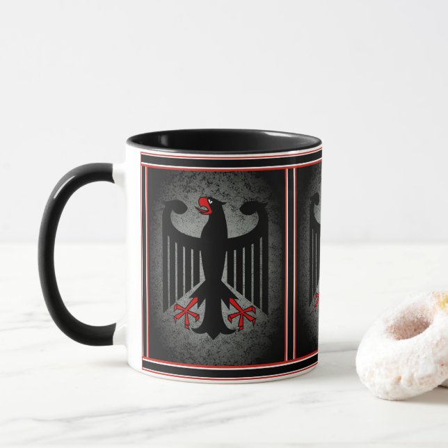 Deutscher, schwarzer Adler der deutschen Flagge, Tasse (Mit Donut)