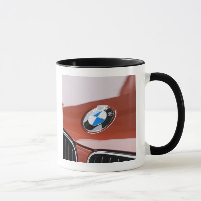 Deutschland, Bayern-Bayern, München. BMW Welt Auto Tasse (Rechts)