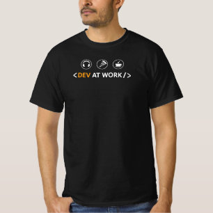 Dev at Work - Von Pizza, Kaffee und Beats angetrie T-Shirt