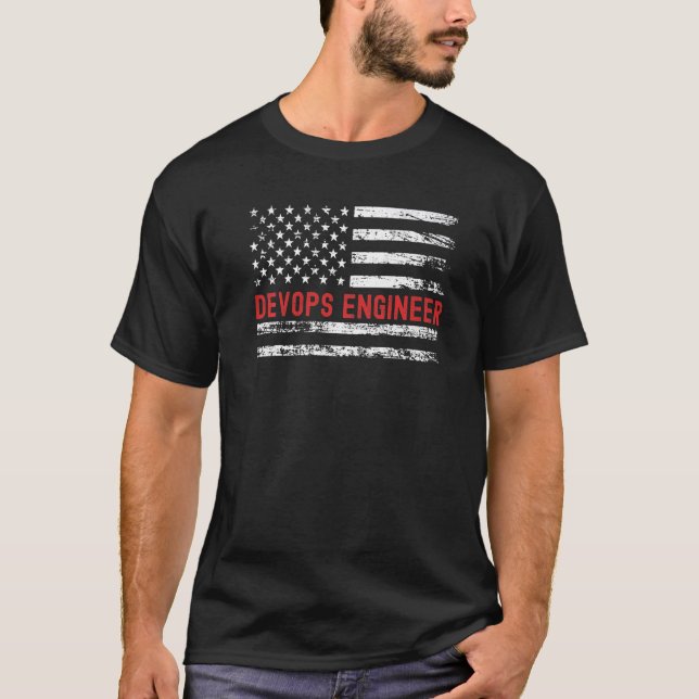 Devops Engineer USA Flag Profession Retro Job Titl T-Shirt (Vorderseite)