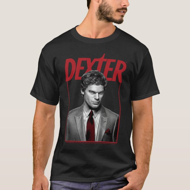 Dexter Red Tie Portrait T-Shirt (Vorderseite)