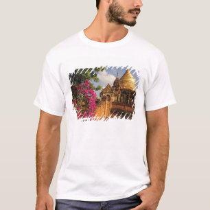 Dhamma Yazaka Pagode in Bagan, Myanmar T-Shirt