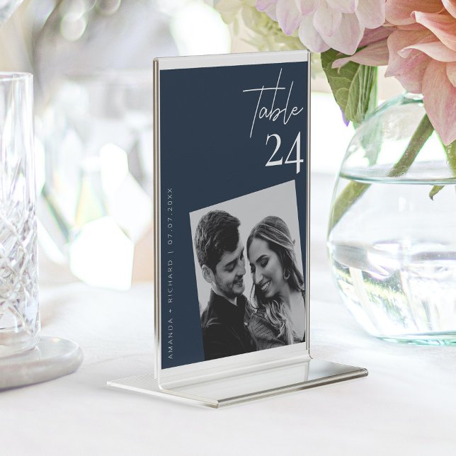 Diagonal Foto Magic: Moderne Tischnummer der Marin (Navy Blue White Modern Photo Minimalist Romance Table Number)