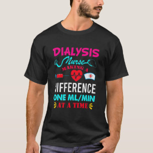 Dialyse-Krankenschwester, die einen Unterschied ma T-Shirt