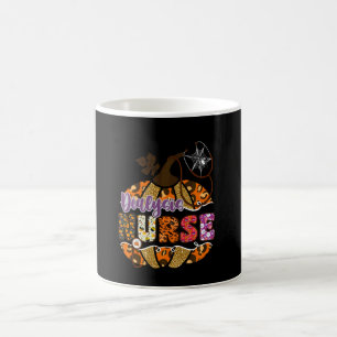 Dialyse-Krankenschwester Halloween-Kürbis-Leopard- Kaffeetasse