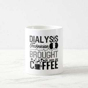 Dialysetechniker, der durch Kaffeekonephrologie Kaffeetasse