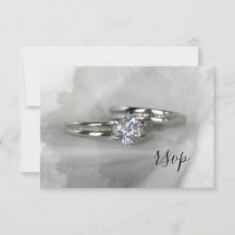 Diamant Wedding Rings auf der grauen RSVP-Karte