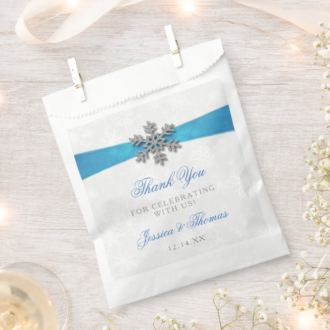 Diamante Snowflake & Blue Ribbon Winter Wedding Geschenktütchen (Ausgeschnitten)
