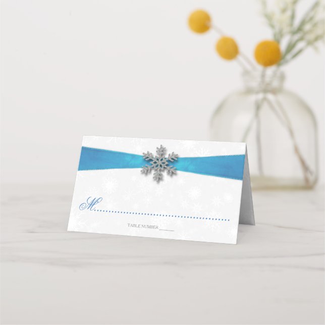 Diamante Snowflake & Blue Ribbon Winter Wedding Platzkarte (Vorderseite)