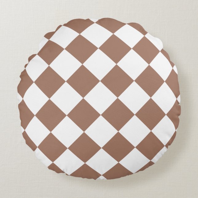 Diamantenmuster in Weiß und Mocha Mousse Rundes Kissen (Vorderseite)