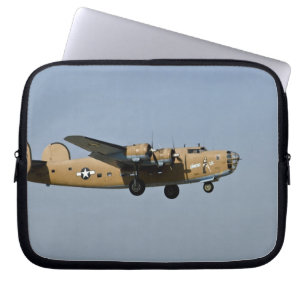 Diamond Lil B-24 Bomber, landet in Oshkosh, Laptopschutzhülle