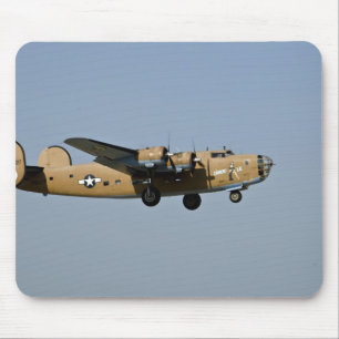Diamond Lil B-24 Bomber, landet in Oshkosh, Mousepad