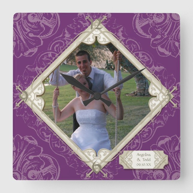 Diamond Swirl Blüht Typografie Wedding Foto Quadratische Wanduhr (Vorderseite)