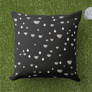 diamonds raindrops scattered on black kissen