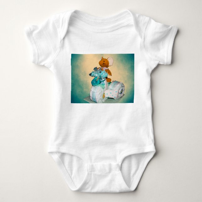 Diaper cake A diaper cake Tricycle with blue ribbo Baby Strampler (Vorderseite)