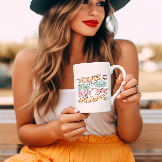 Dick Thighs Spooky Vibes Retro Groovy Halloween Kaffeetasse (Von Creator hochgeladen)