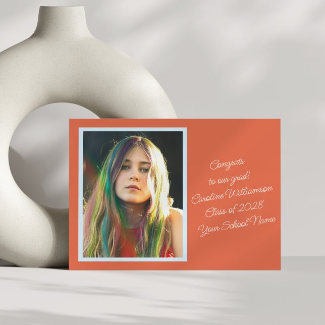 Dicke Orange Retro Script Vibraning Foto Abschluss Ankündigung (Von Creator hochgeladen)