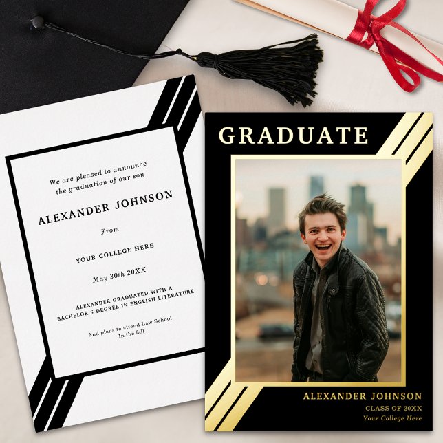 Dicke Streifen Graduate Foto Schwarz und Gold Folieneinladung (Stylish graduate photo bold black and gold foil stripes modern Graduation announcement card)
