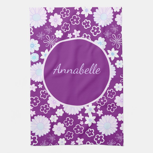 Dicke violette Blumen Blumenmuster mit Namen Geschirrtuch (Vertikal)