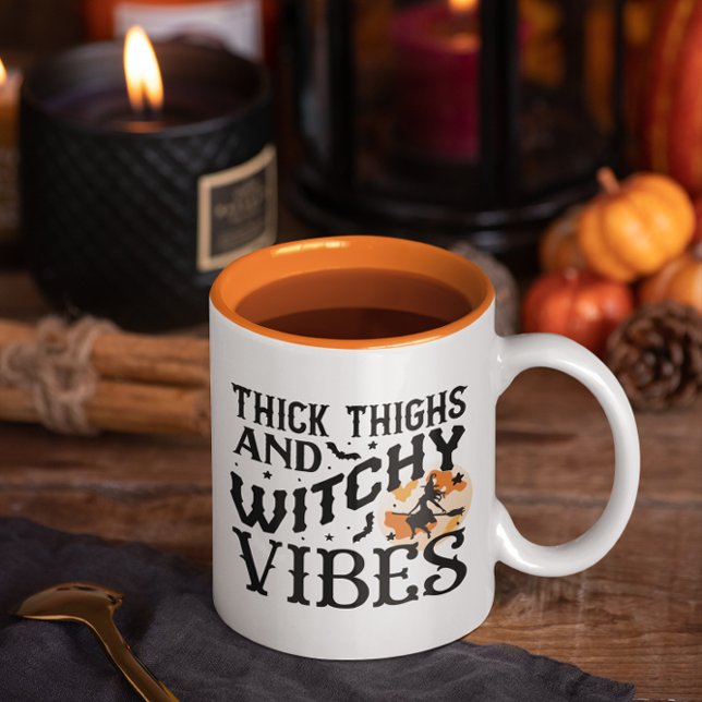 Dickige Oberschenkel und witzige Vibes Zweifarbige Tasse (Von Creator hochgeladen)