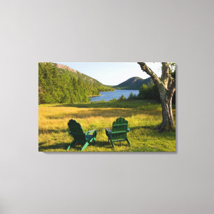 Die Adirondack-Stühle auf dem Rasen des Jordans Leinwanddruck