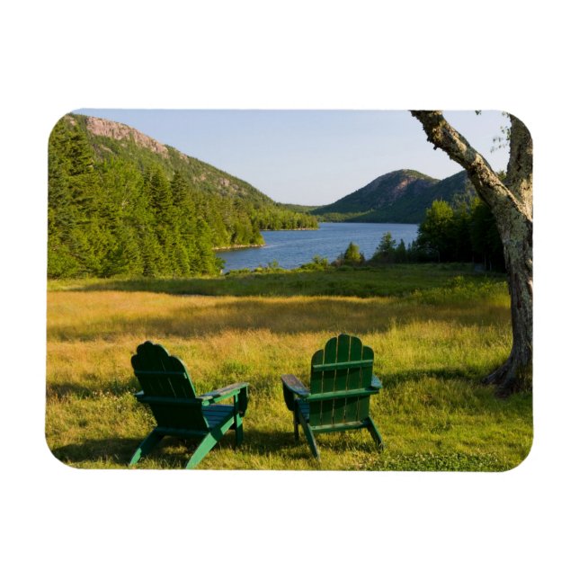 Die Adirondack-Stühle auf dem Rasen des Jordans Magnet (Horizontal)
