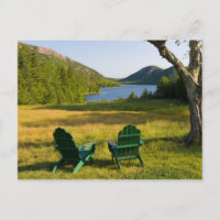 Die Adirondack-Stühle auf dem Rasen des Jordans
