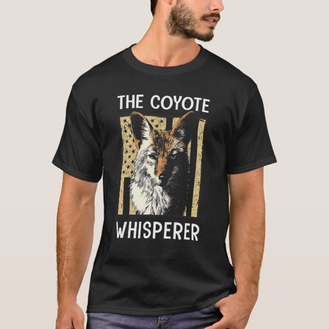 Die amerikanische Flagge Coyote Whisperer T-Shirt (Vorderseite)