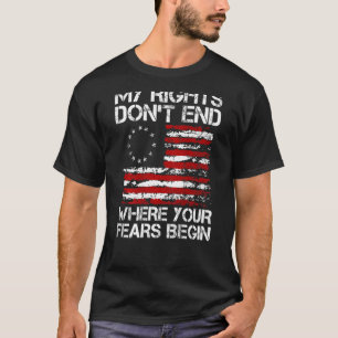 Die amerikanische Flagge, die meine Rechte haben,  T-Shirt
